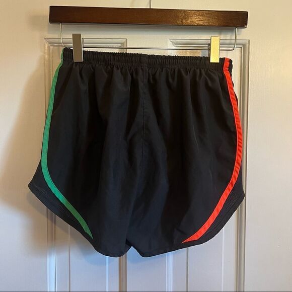 Black Nike shorts    - Picture 3 of 8